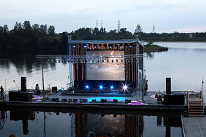 DUBNA water stage complete with Quest HPI 218 Sub bass